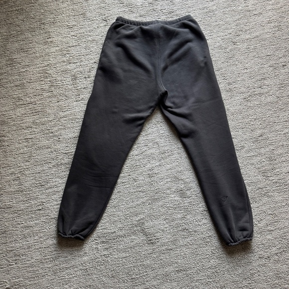 Gymshark Gray Cropped Sweatshirt - Picture 11 of 16